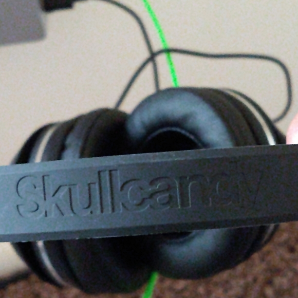 headphones - Picture 2 of 4